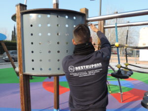 Restauración de parque infantil
